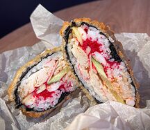 Суши-бургер с креветкой