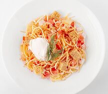 Салат с курицей и ананасом