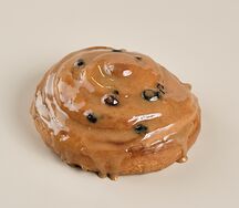 Улитка с изюмом и корицей