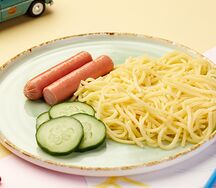 Сосиска отварная с огурцом и тальолини  