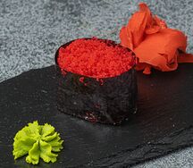 Суши с икрой масаго