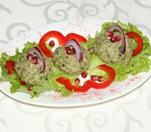 Фасоль стручковая с орехами