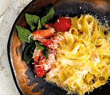 Мафальдини с камчатским крабом