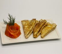 Блины со слабосолёной сёмгой