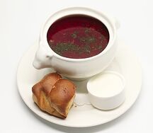Борщ Московский с пампушками