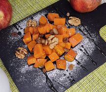 Тыква печеная с орехами и медом
