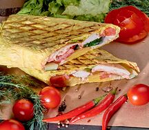 Шаурма в сырном лаваше