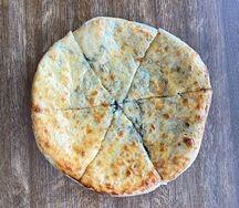 Хачапури с сыром и шпинатом