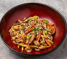 Удон с курицей терияки