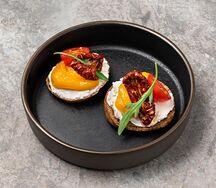 Тапас с печёным перцем