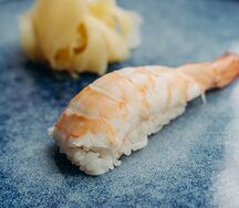 Суши с креветкой