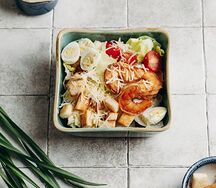 Салат Цезарь с креветкой