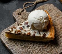 Яблочный пирог с фундуком