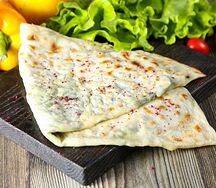 Кутаб с зеленью и сыром