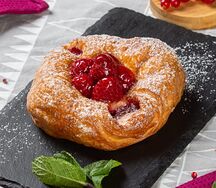 Слойка Европейская с малиной