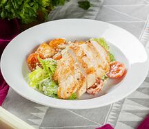 Салат Цезарь с курицей