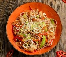 Лапша рисовая с овощами