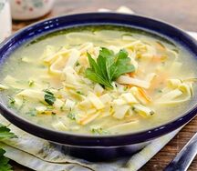 Домашний суп лапша с куриной грудкой