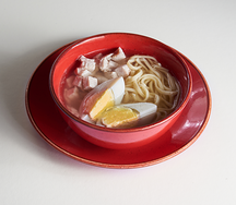Супчик куриный с лапшой и куриным яйцом
