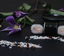 Ролл с креветкой