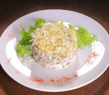 Салат Оливье с бужениной