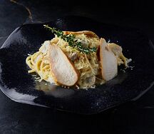 Паста c курицей и грибами