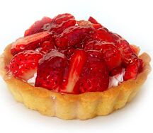 Корзиночка с малиной и сливками