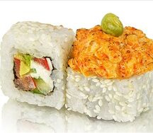 Ролл острый с копченой курицей и бобами эдамаме