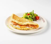 Омлет с крем-чизом и лососем