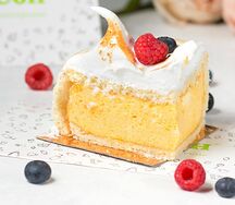 Торт манго-маракуйя с меренгой