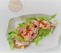 Брускетта с ростбифом