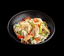 Wok удон с курицей