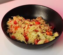 Салат с киноа и томатами