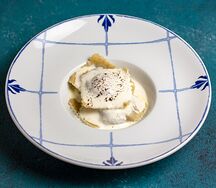 Равиоли с грибами и муссом из грана падано