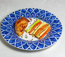 Филе фермерского цыпленка с овощами конфи и сливочным соусом