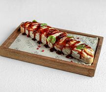 Брускетта с угрем и страчателлой