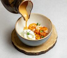 Кукурузный кремовый суп с креветками и эспумой из моцареллы