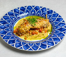 Кролик с овощами, томленный в белом вине и сливках 