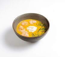 Суп-крем из тыквы с креветками и страчателлой