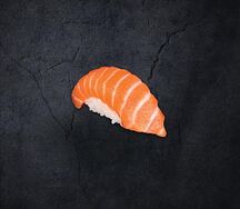 Суши лосось