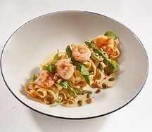 Тальятелле ай гамбери э сальса аль карри