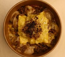 Пельмени с соусом Демиглас
