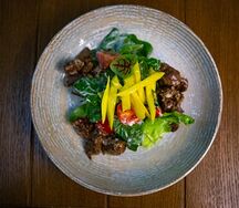 Микс-салат с куриной печенью