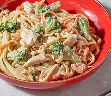 Вок сливочный с курочкой