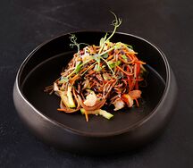 Соба с грибами и креветками