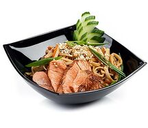 Wok c лососем