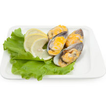 Запеченные мидии под сыром