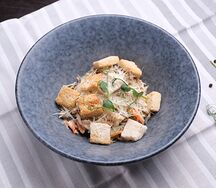 Обжорка с копченым цыпленком и шампиньонами