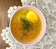 Куриный бульон с яйцом