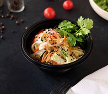 Лапша удон с курочкой су-вид и овощами в ореховом соусе